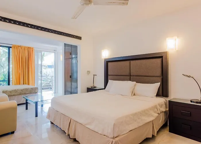 Private 10 Rooms, Private Pool, Walk To Couette-café Playa del Carmen