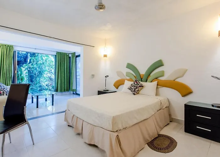 Private 10 Rooms, Private Pool, Walk To * Playa del Carmen