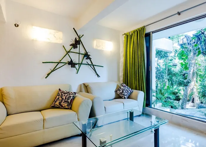 Private 10 Rooms, Private Pool, Walk To Couette-café *