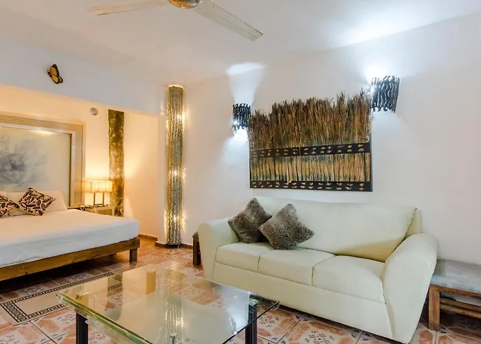 Private 10 Rooms, Private Pool, Walk To