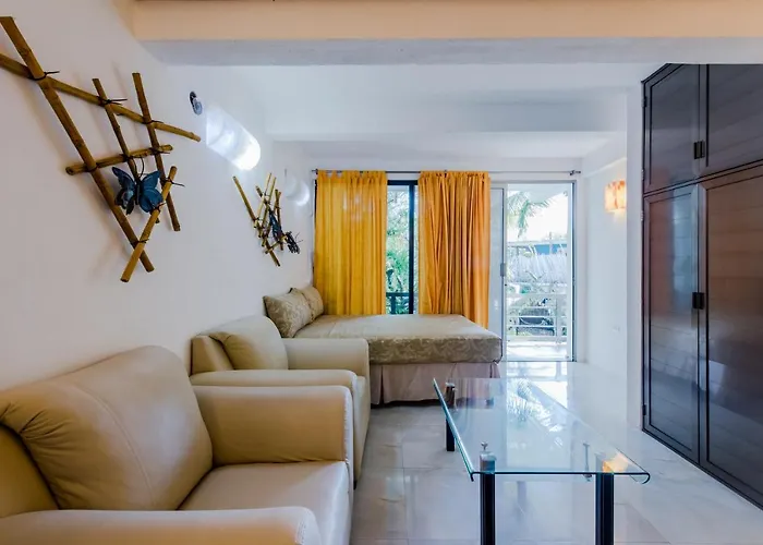 Private 10 Rooms, Private Pool, Walk To